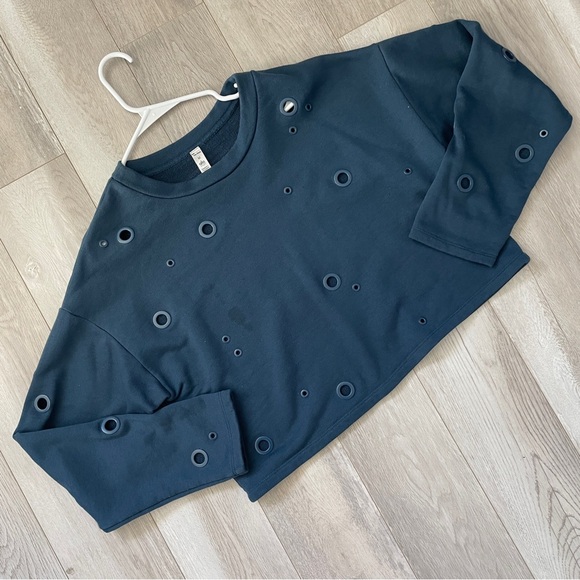 ALO Yoga Tops - Alo Grommet Sweatshirt candace crop pullover womens Blue (medium) athleisure gym